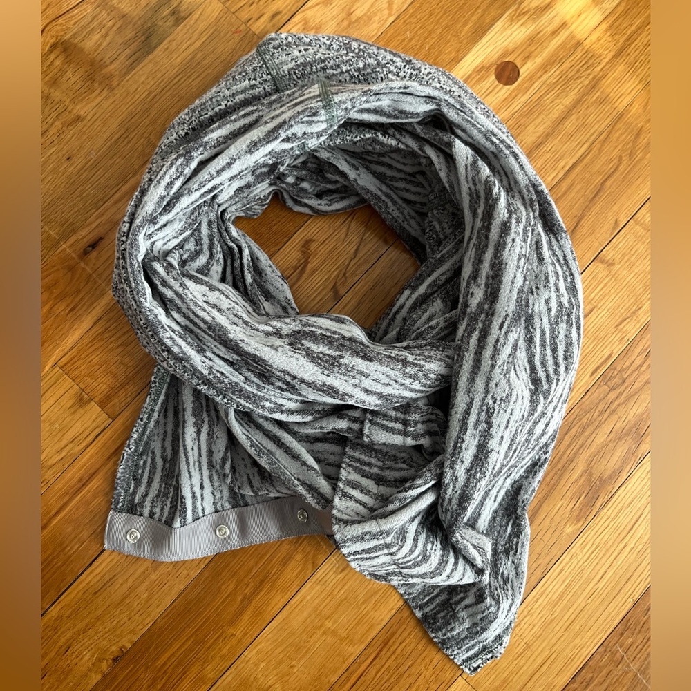 Lululemon Reversible Infinity Scarf